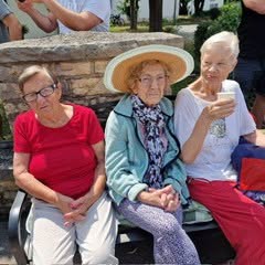 Besucher feiern gemeinsam 150. Jubiläum der Feuerwehr Besucher feiern gemeinsam 150. Jubiläum der Feuerwehr