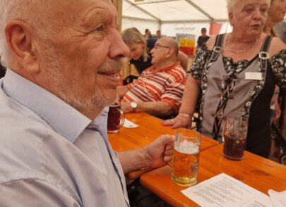 Besucher feiern gemeinsam 150. Jubiläum der Feuerwehr Besucher feiern gemeinsam 150. Jubiläum der Feuerwehr